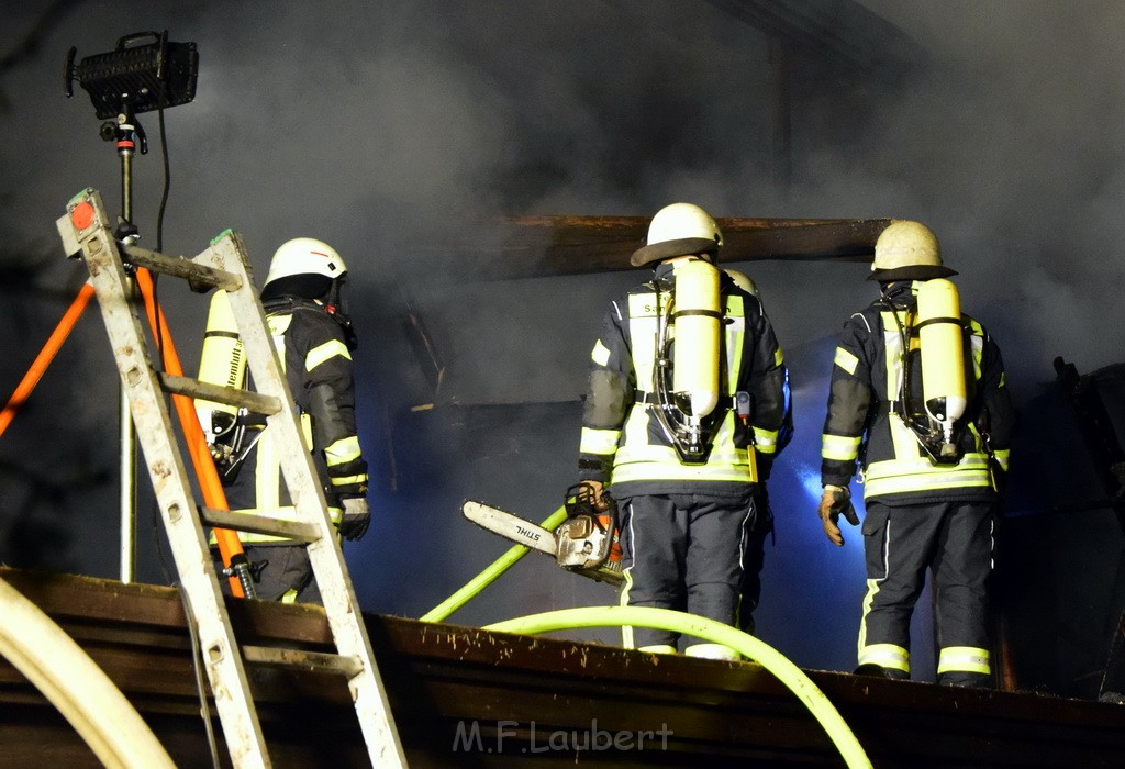 Grossfeuer Einfamilienhaus Siegburg Muehlengrabenstr P0210.JPG - Miklos Laubert